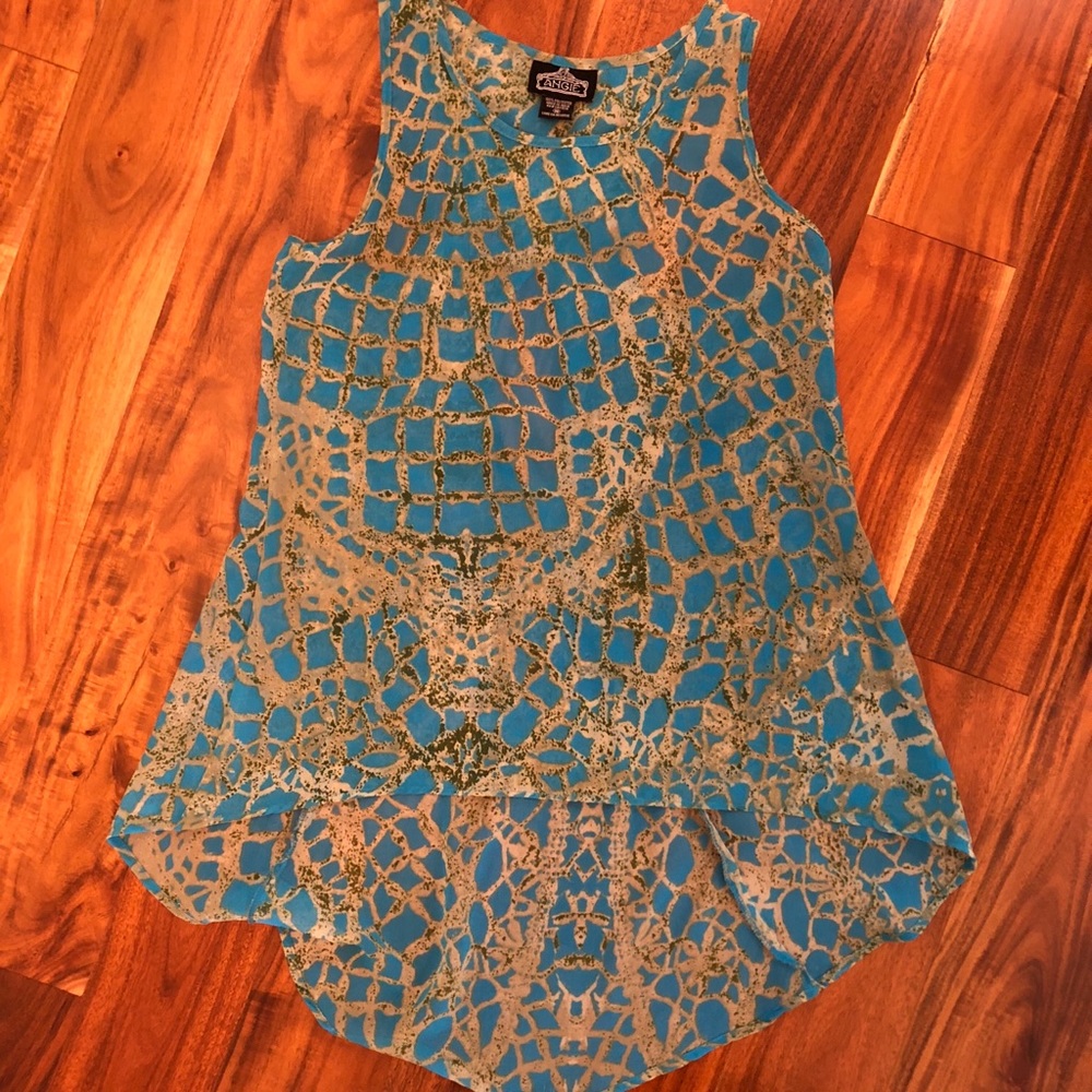 High low patterned tank